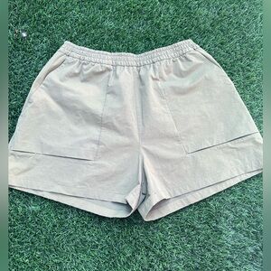 Lululemon green short